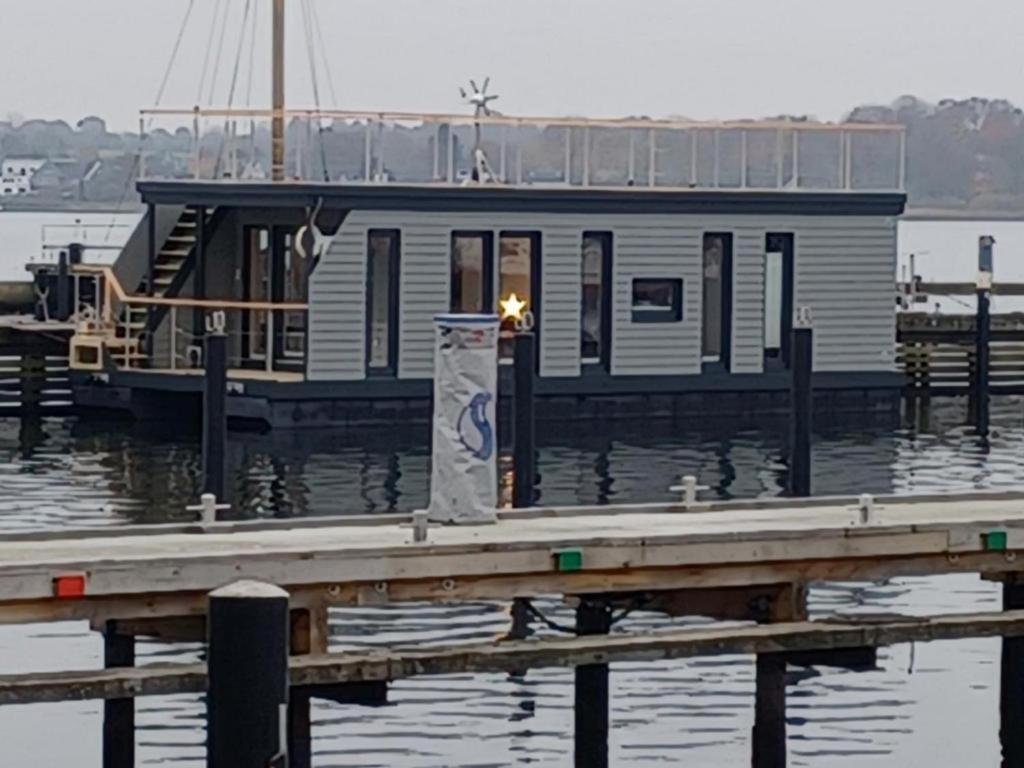 Hausboot Gluecksmomente Mit Dachterrasse In Schleswig Am Ostseefjord Schlei Exteriér fotografie