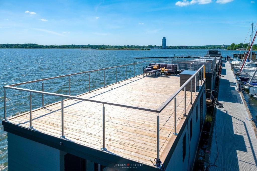Hausboot Gluecksmomente Mit Dachterrasse In Schleswig Am Ostseefjord Schlei Exteriér fotografie