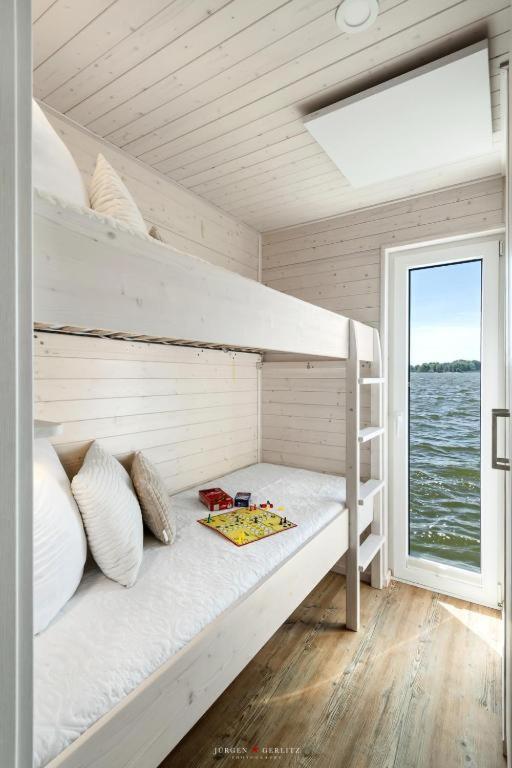 Hausboot Gluecksmomente Mit Dachterrasse In Schleswig Am Ostseefjord Schlei Exteriér fotografie